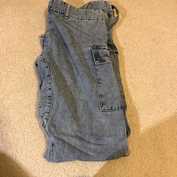 Jeans
Never worn - Picture 3 of 3